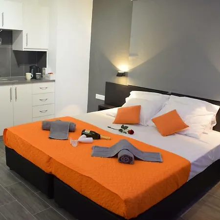 Takis Apartment *